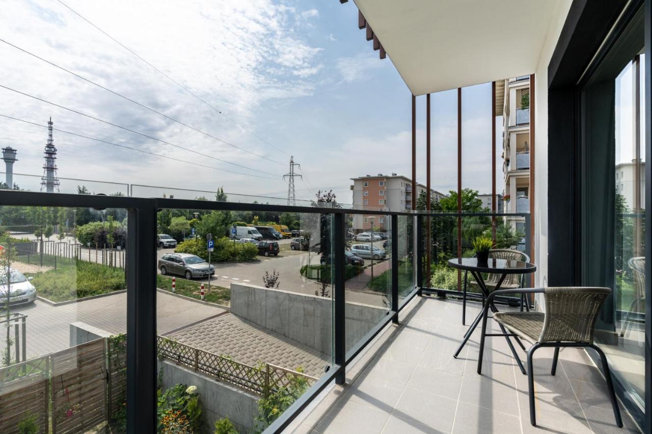 Modern Apartment With Balcony & Free Garage Poznan By Noclegi Renters Exterior photo